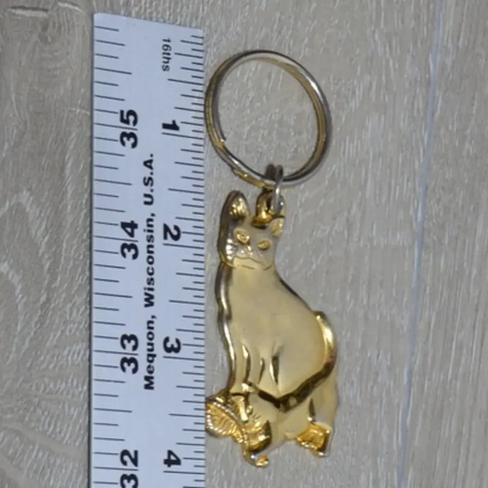 Vintage Cat and Kitten with Ball of Yarn Gold Keychain